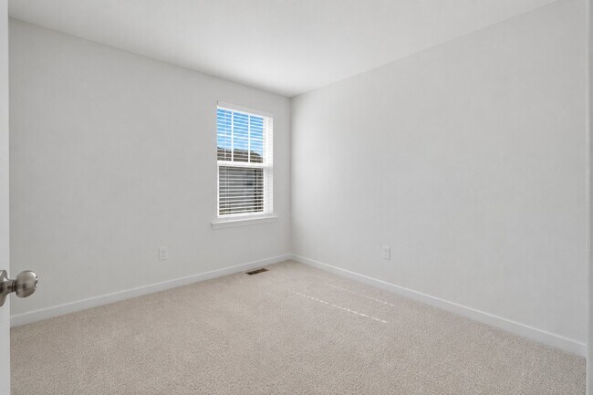 Building Photo - 4019 Grand Reserve Ln