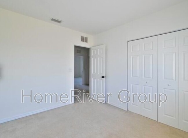 Building Photo - 9840 Roundstone Cir