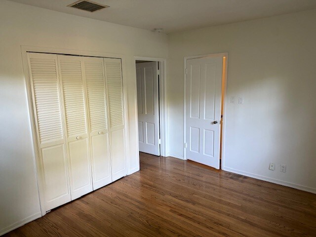 Building Photo - 4059 Stone Canyon Ave