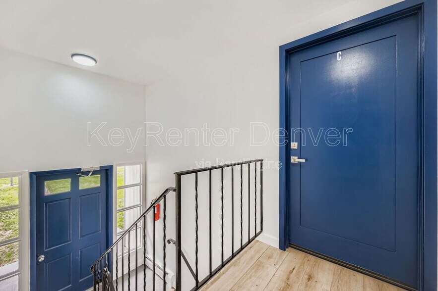 Building Photo - 2356 S Linden Ct