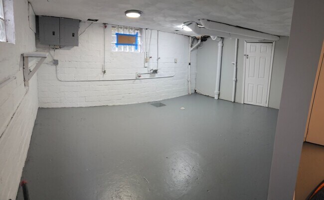 Building Photo - 11015 Fortune Ave