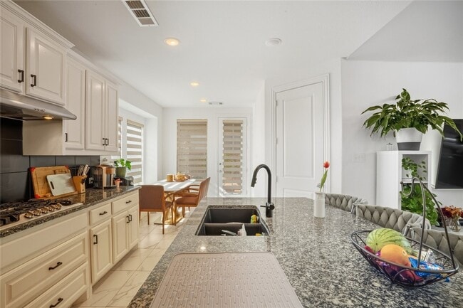 Building Photo - 4424 English Maple Dr