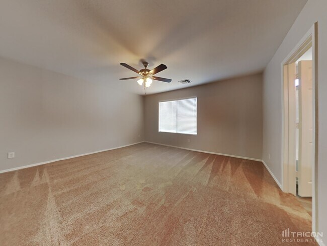 Building Photo - 12927 W Port Royale Ln