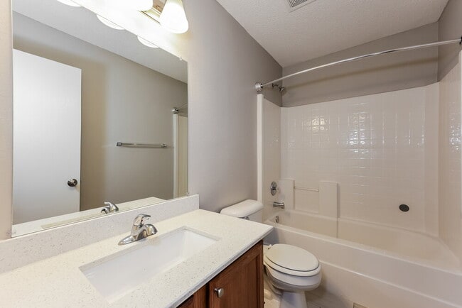 Building Photo - 1625 Creekridge Ct