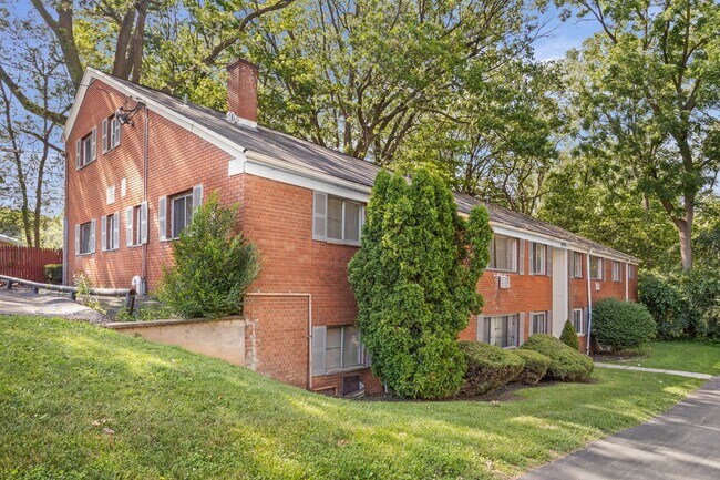 Building Photo - 146 Woodhill Dr