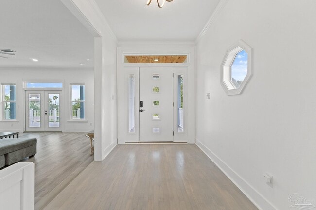 Building Photo - 500 Deer Point Dr