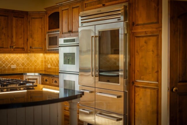 Building Photo - Outdoor Oasis