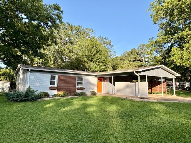 Primary Photo - 602 Bellevue St