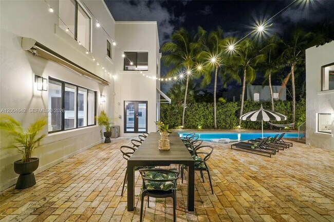 Building Photo - 3483 Chase Ave