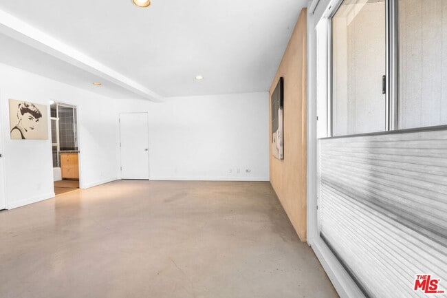 Building Photo - 1127 Angelo Dr