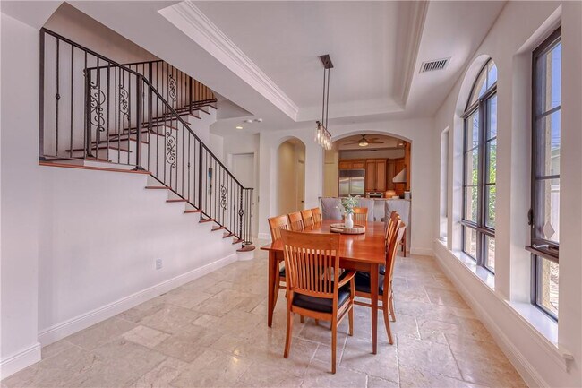 Building Photo - 1206 NE 1st St