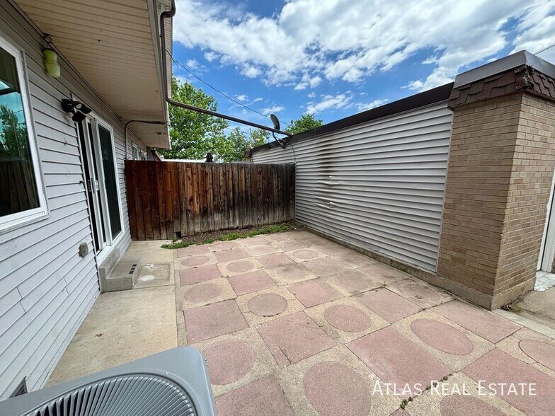 Building Photo - 12883 W Alameda Dr