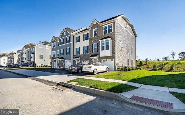 Building Photo - 74 Glory Maple Ln