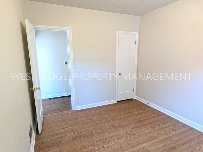 Building Photo - 1322 N Emerson St