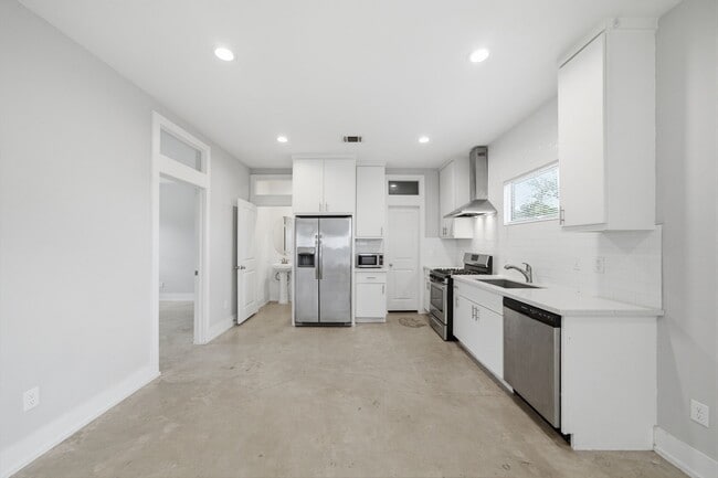 Building Photo - 603 Edgewood St