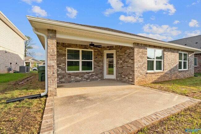 Building Photo - 6070 Thorntons Way Cir NW
