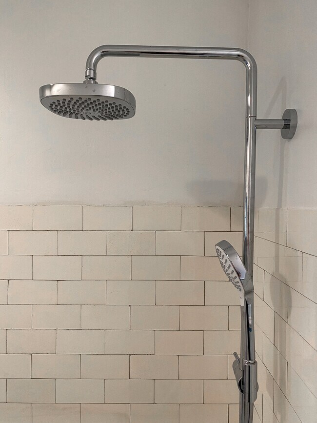 Building Photo - 234 Columbia Pl