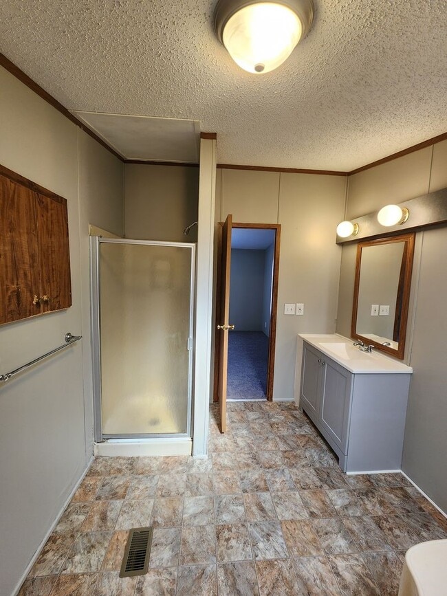 Building Photo - 7965 E Oglethorpe Hwy