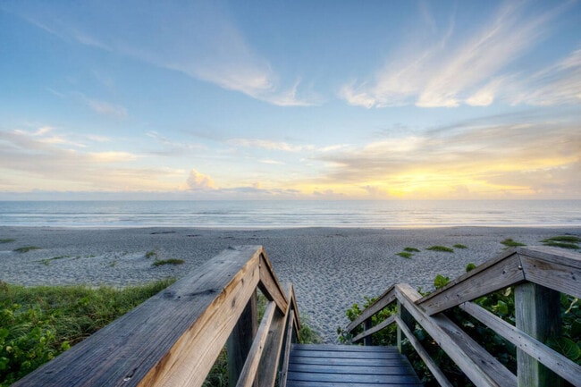 Building Photo - 1109 Seminole Dr