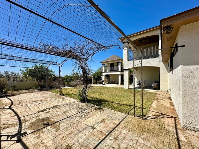 Building Photo - 617 Cowbird Cove Court