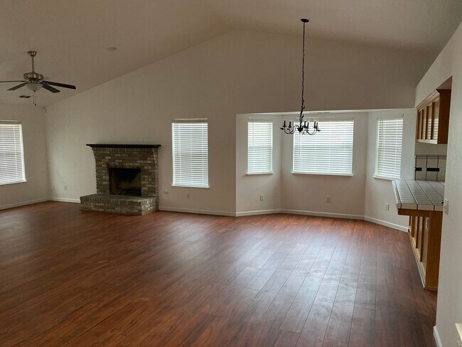 Building Photo - 2096 Alcott St