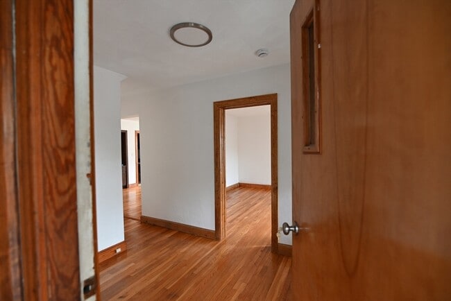 Building Photo - 53 Sycamore St