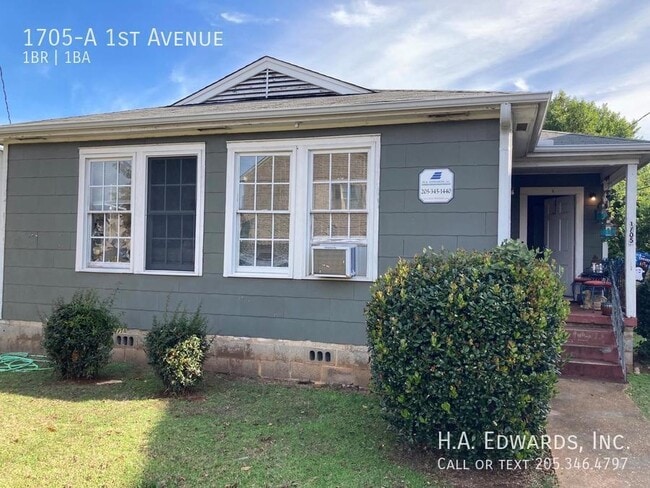 Primary Photo - 1705 1st Ave