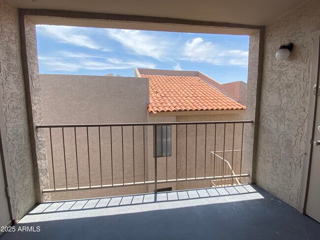 Building Photo - 11666 N 28th Dr