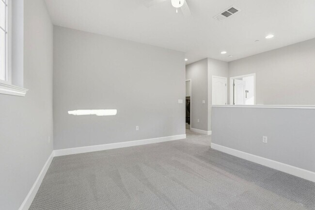 Building Photo - 1818 Tarragon Dr