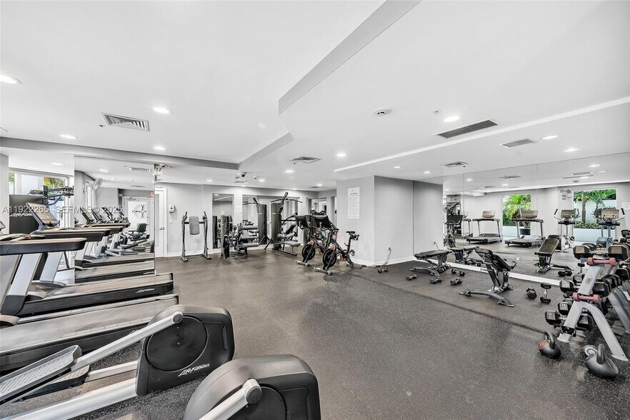 Building Photo - 255 Evernia St