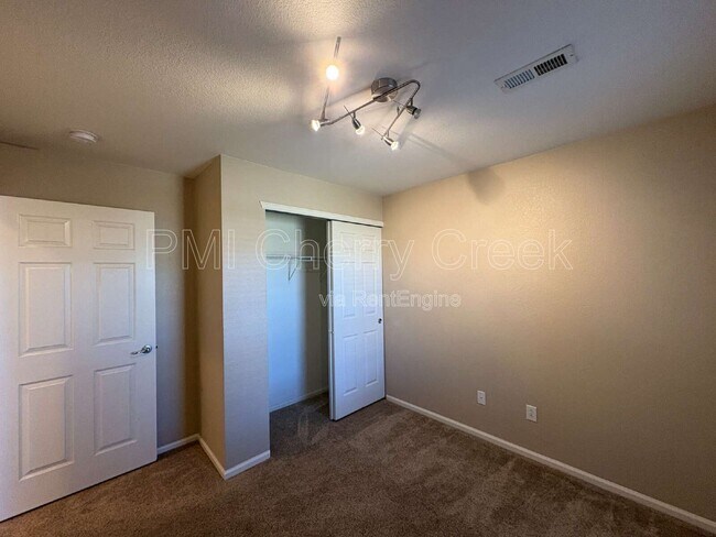 Building Photo - 12839 Mayfair Way