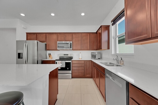 Building Photo - 9765 SW Meridian Wy