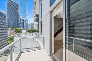 Building Photo - Unit 1004
