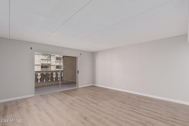 Building Photo - 7930 E Camelback Rd