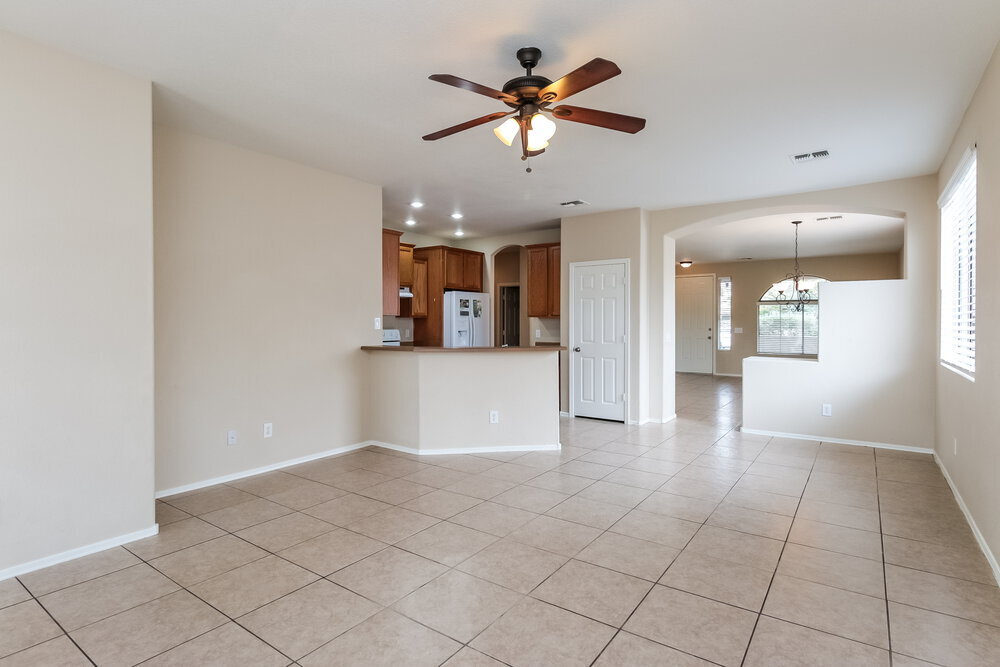 Building Photo - 6639 S 17th Ave