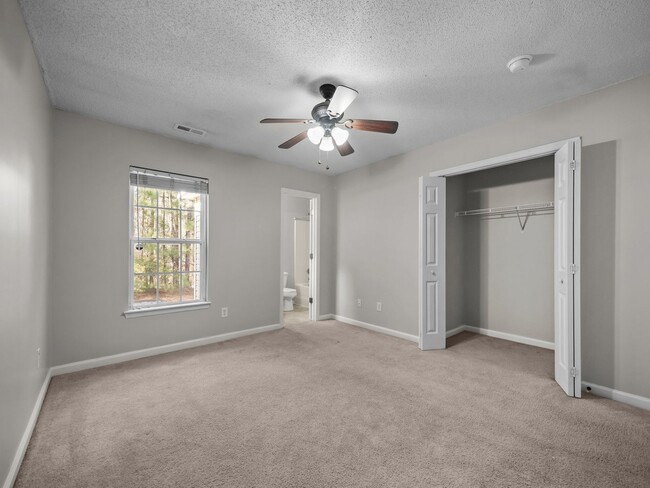 Building Photo - Welcome to Marsh Oaks!
