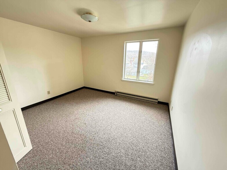 Building Photo - 302 15th St