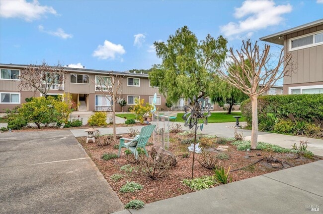 Building Photo - 1060 Los Gamos Rd