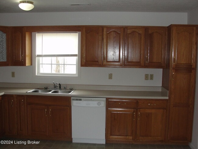 Building Photo - 112 Laura Ln