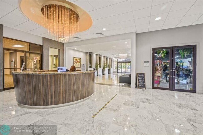 Building Photo - 3015 N Ocean Blvd