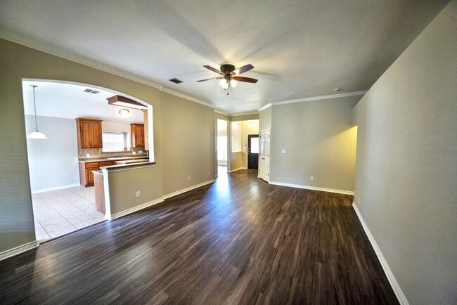 Building Photo - Stunning 4-Bedroom Home in Live Oak Hills,...