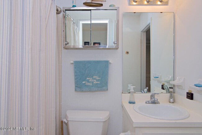 Building Photo - 223 Orange St