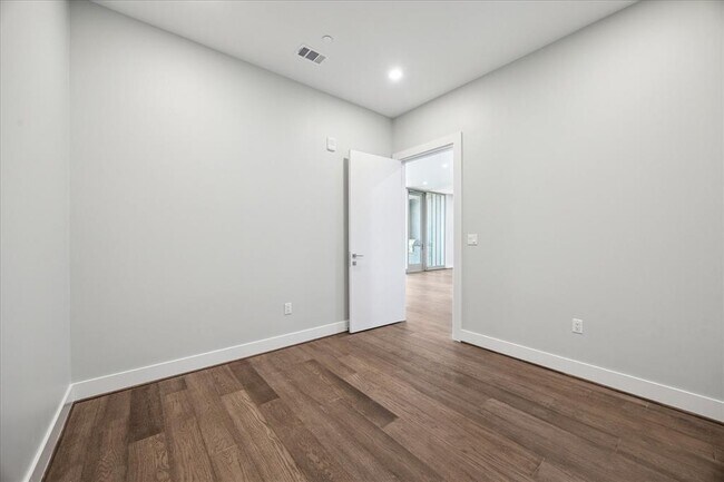 Building Photo - 1711 Allen Pkwy
