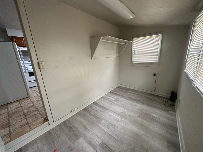 Building Photo - 405 Benham Ave