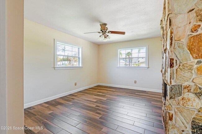 Building Photo - 317 Surf Dr