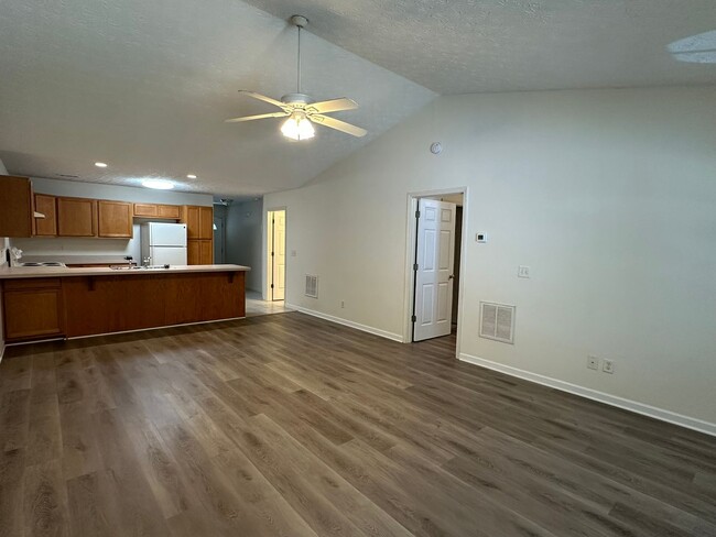 Building Photo - Single Story Gainesville Townhome with Garage