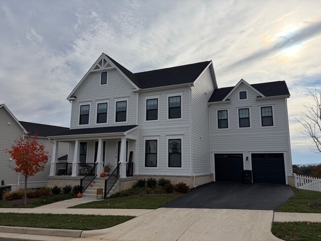 Building Photo - 5105 Carters Xing Ave