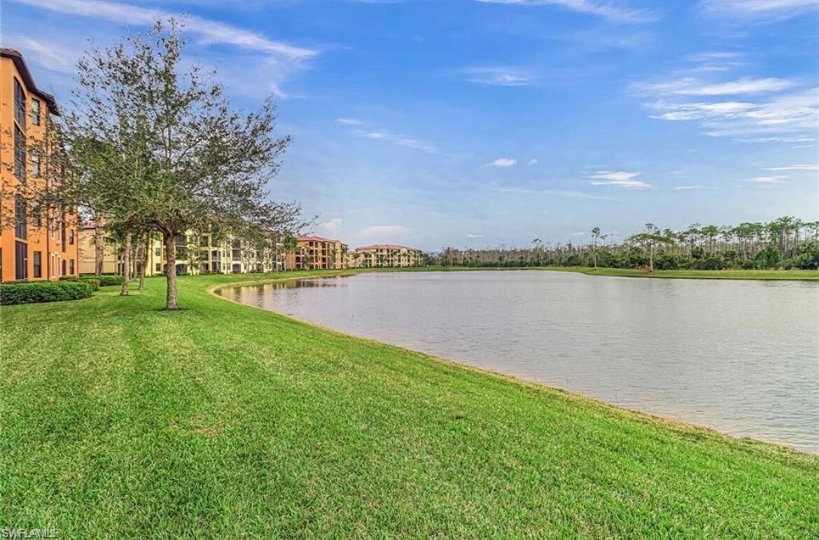 Building Photo - 9731 Acqua Ct