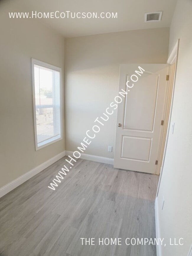 Building Photo - 11550 S Nogales Hwy