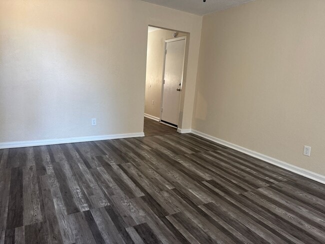 Building Photo - 2328 NW 46th- AVAILABLE NOW!